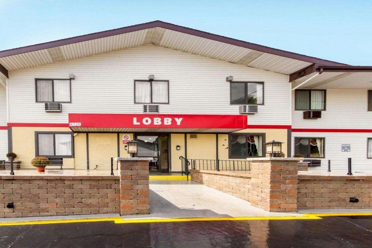Econo Lodge Madison East Eksteriør billede