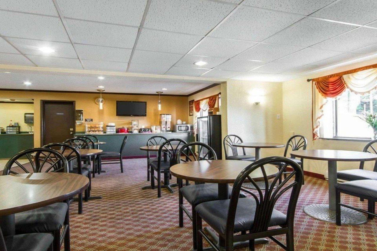 Econo Lodge Madison East Eksteriør billede