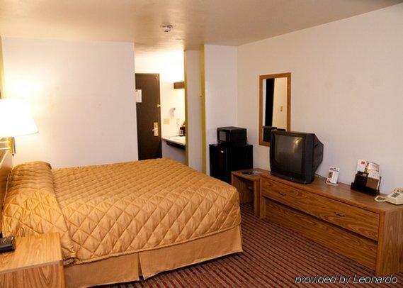 Econo Lodge Madison East Værelse billede