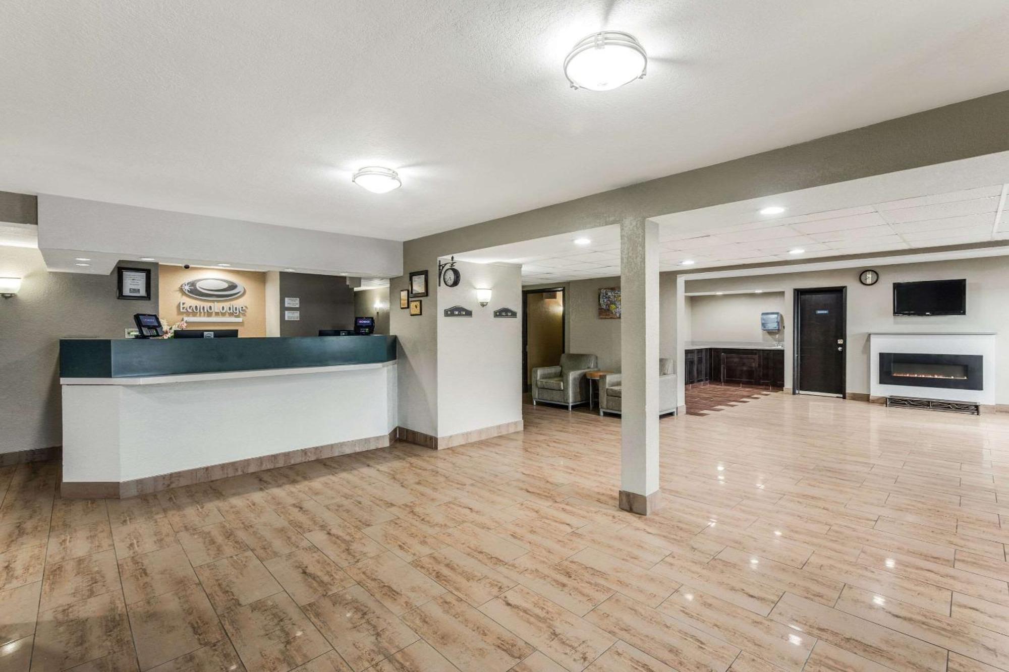 Econo Lodge Madison East Eksteriør billede