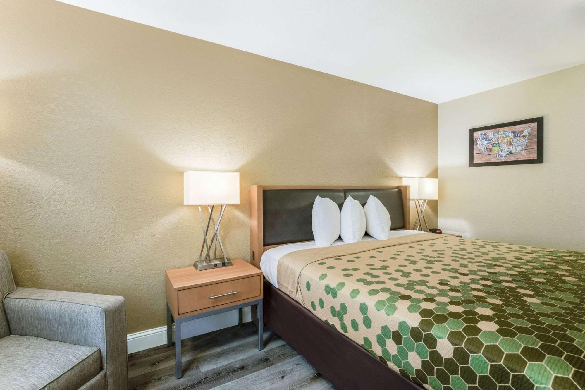 Econo Lodge Madison East Eksteriør billede