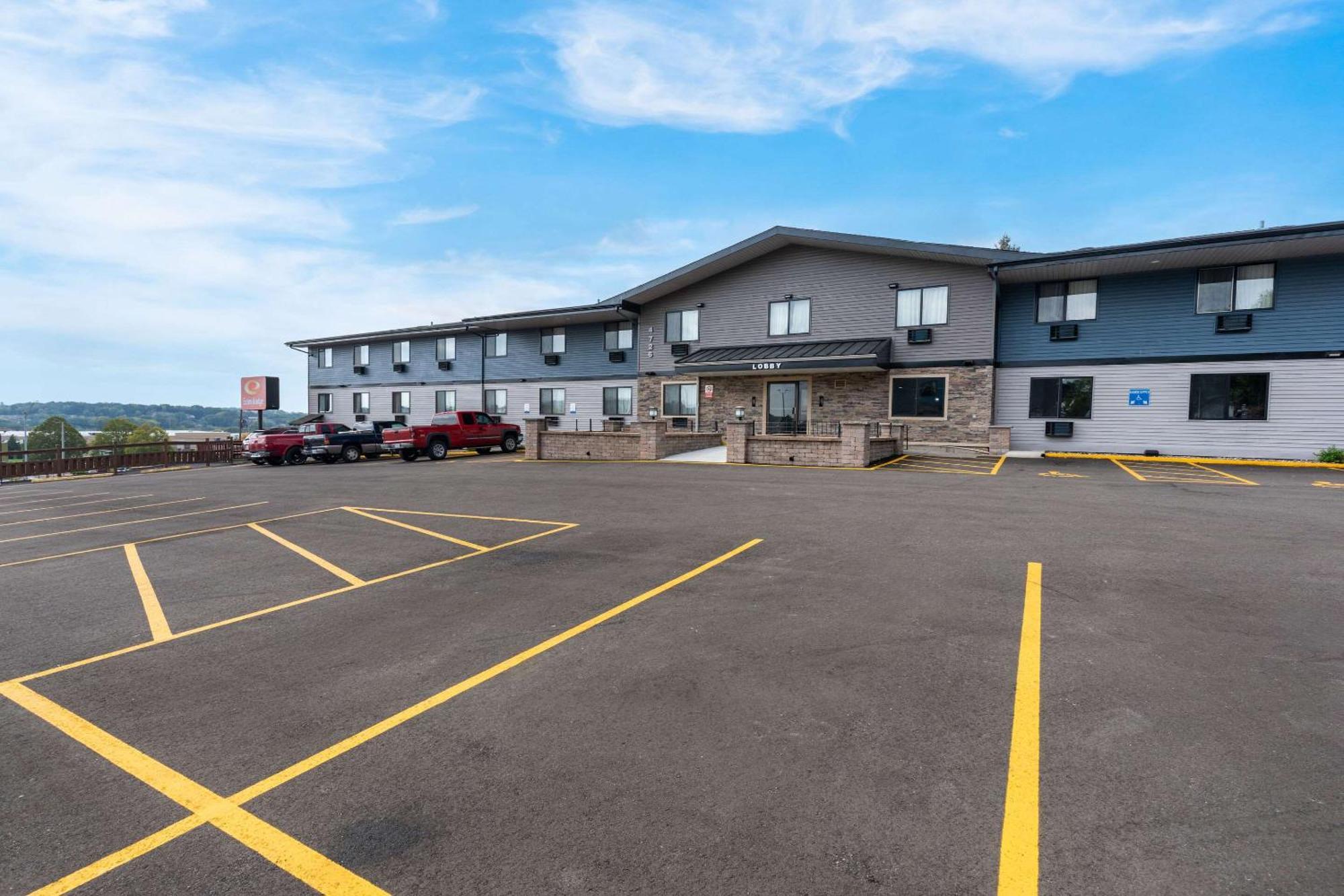 Econo Lodge Madison East Eksteriør billede
