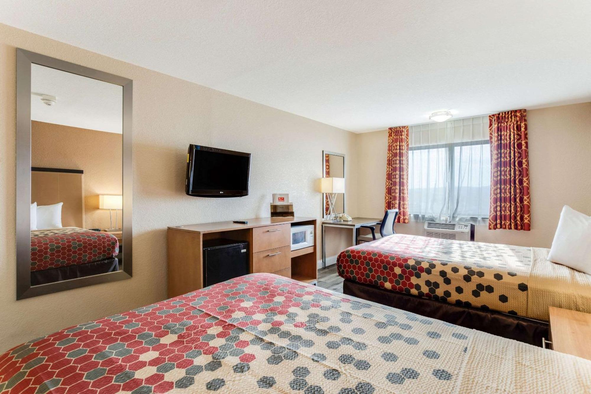 Econo Lodge Madison East Eksteriør billede