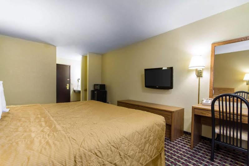 Econo Lodge Madison East Eksteriør billede