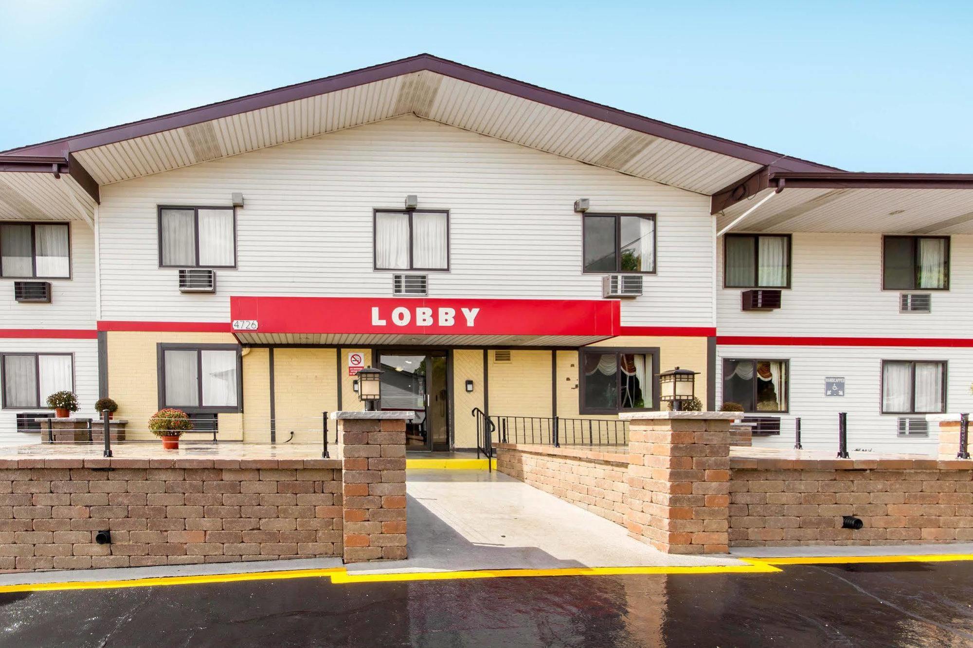 Econo Lodge Madison East Eksteriør billede
