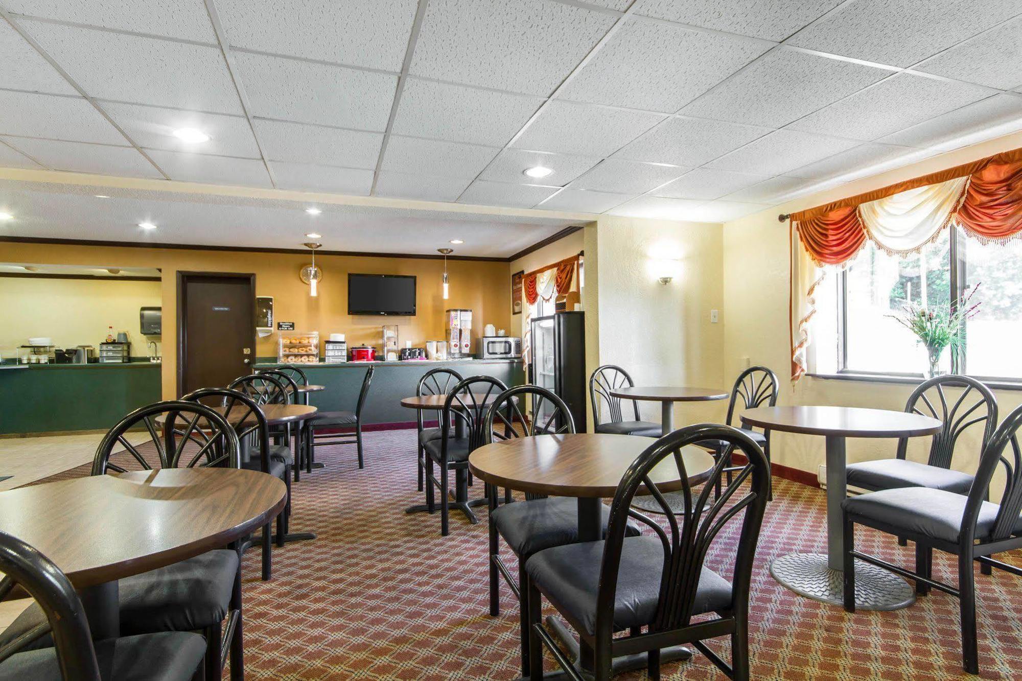 Econo Lodge Madison East Eksteriør billede