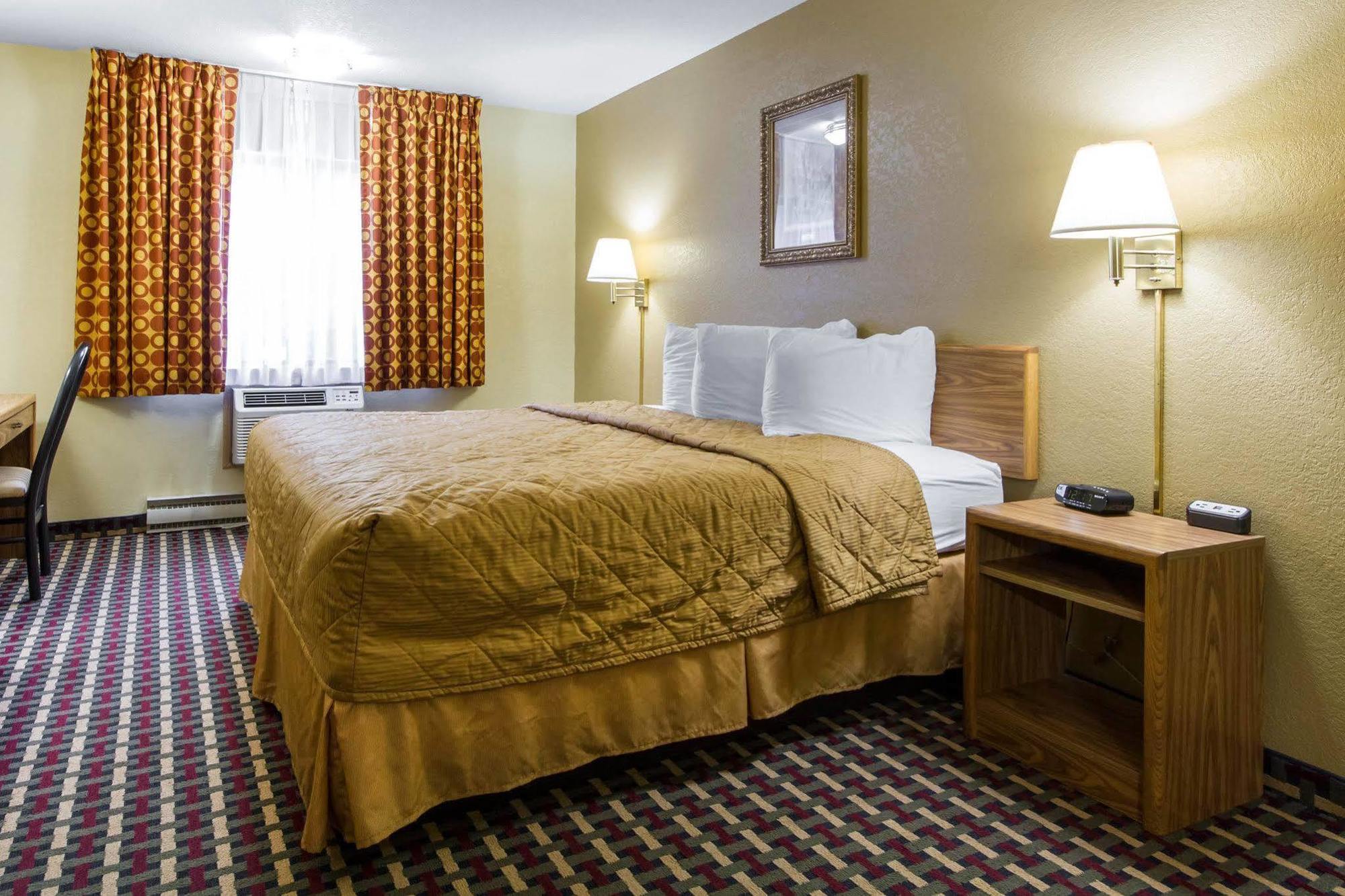 Econo Lodge Madison East Eksteriør billede
