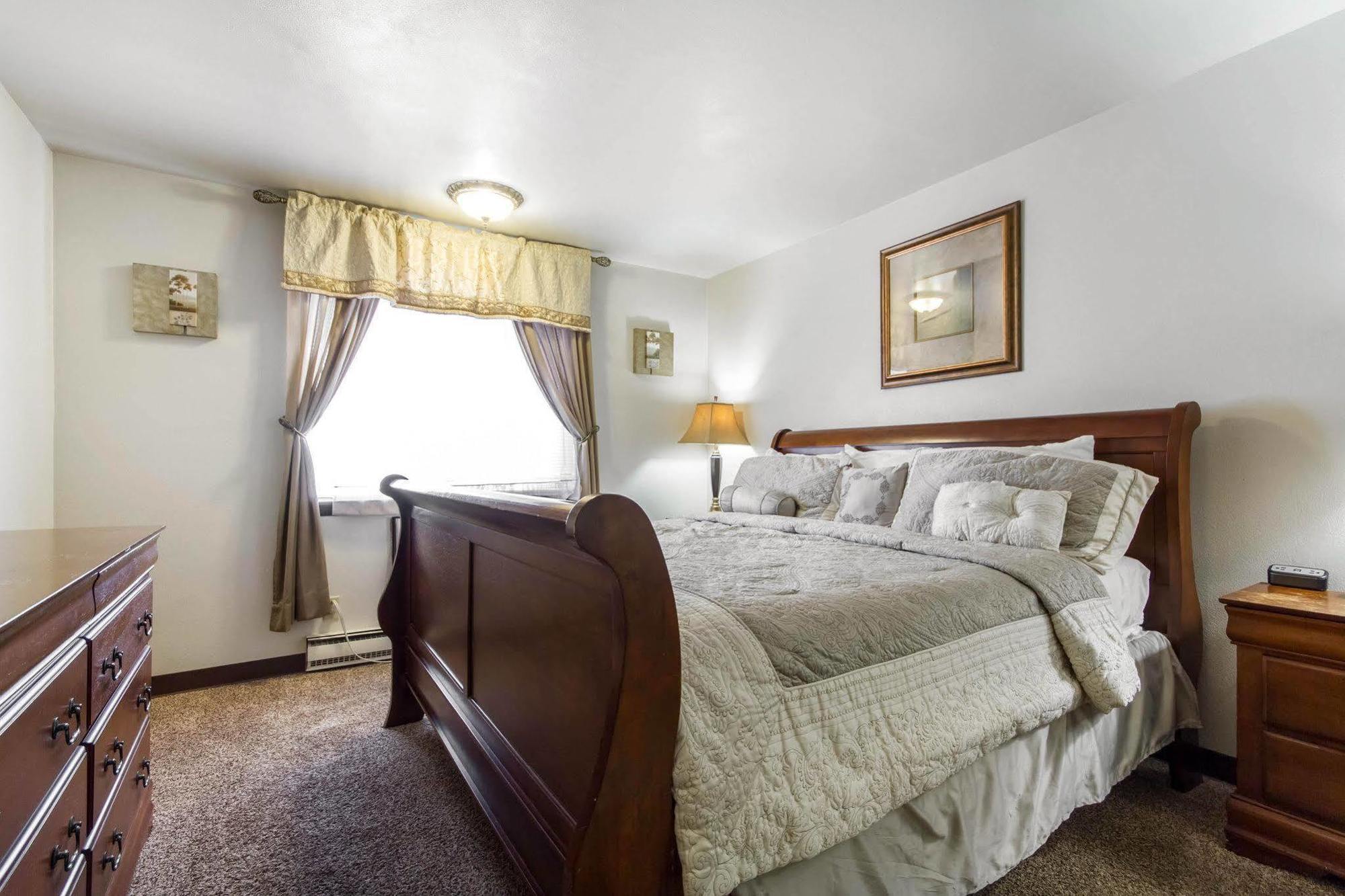 Econo Lodge Madison East Eksteriør billede