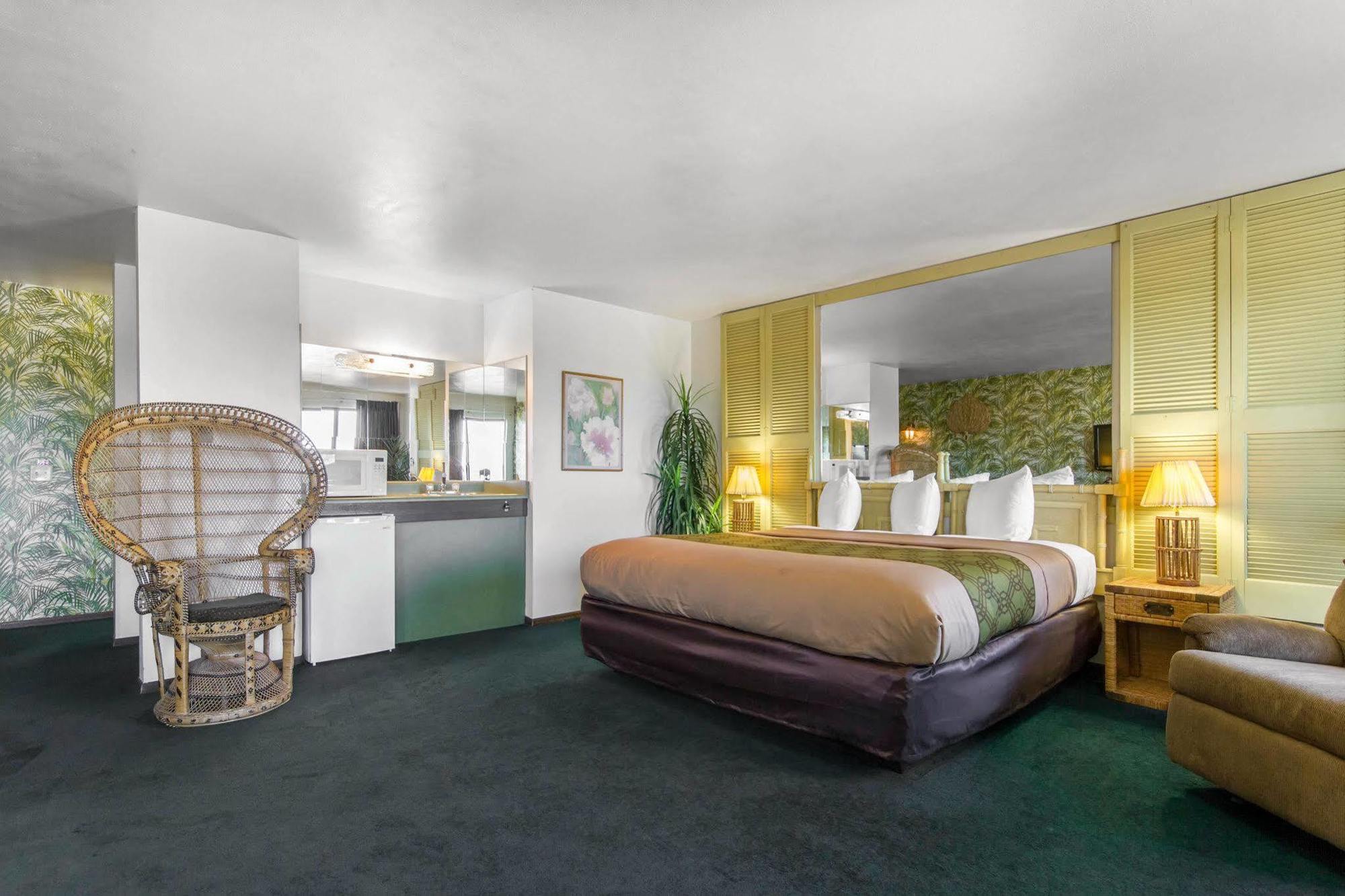 Econo Lodge Madison East Eksteriør billede